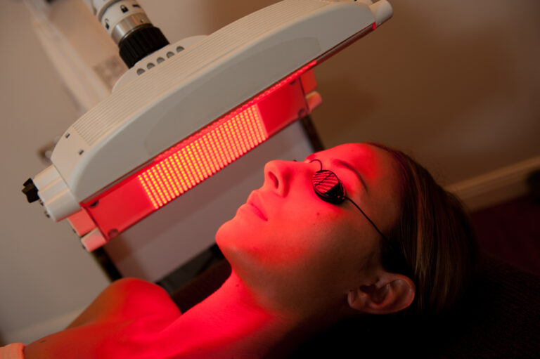 Do Led Red Light Therapy Beds Work Review Benefits And Dangers